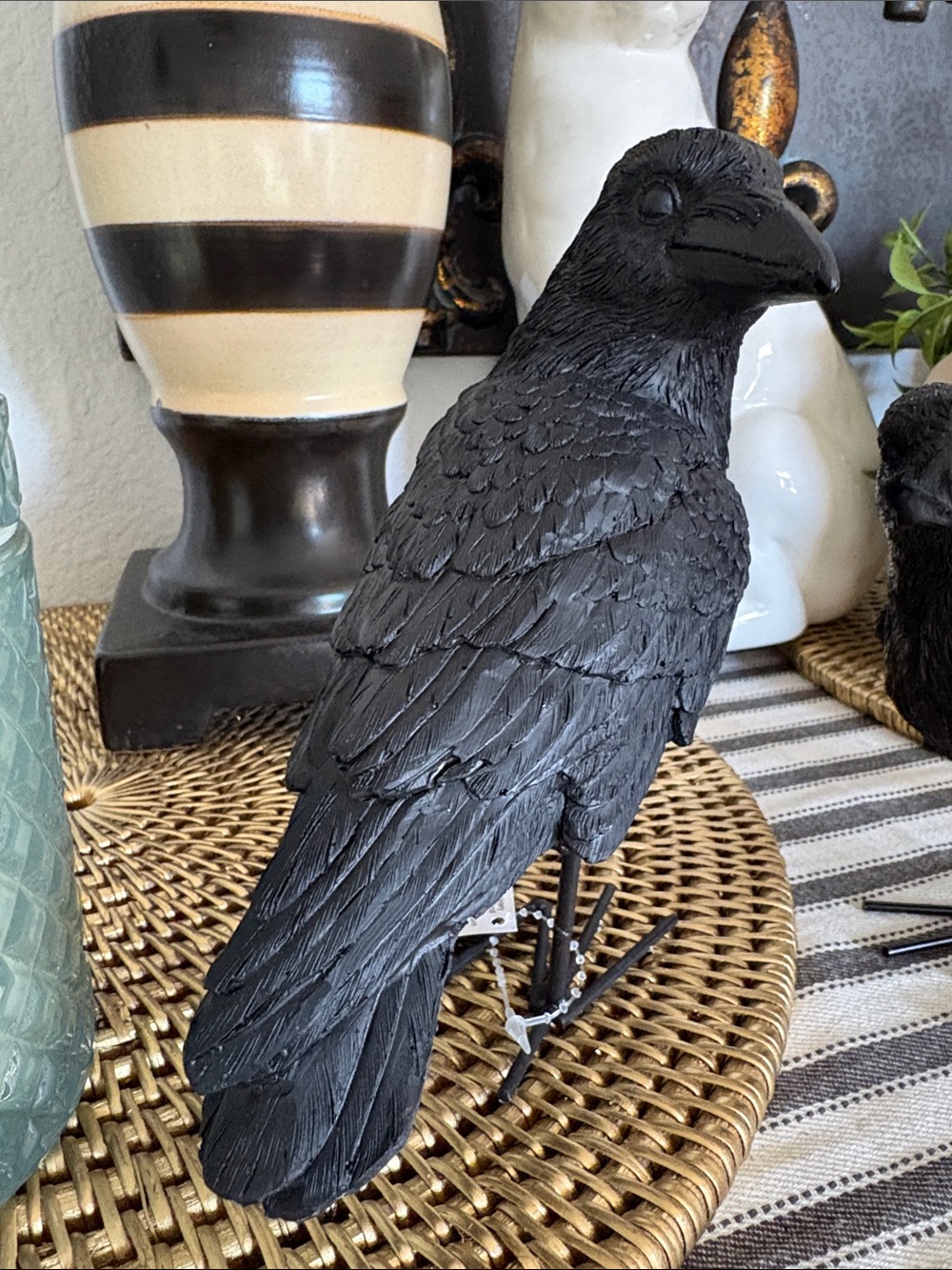 🆕Pair Of Crows Home Decor - Picture 3 of 6